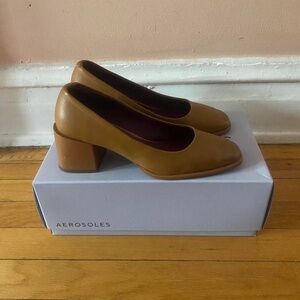 Aerosoles Alae Tan Leather Pumps, size 7